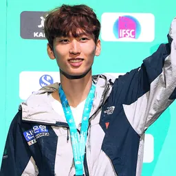 Portrait of Lee Dohyun