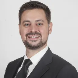 Portrait of Daniel Manouchehri