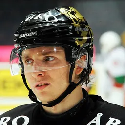 Portrait of Robin Kovacs