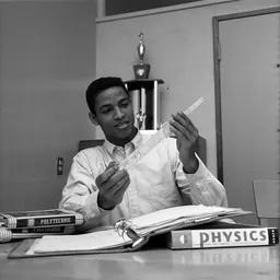 Portrait of Gene Washington