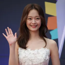 Portrait of Jeon So-min