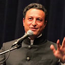 Portrait of Onur Saylak