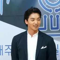 Portrait of Hwang Hee