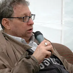 Portrait of Danny Schechter