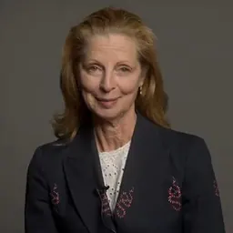 Portrait of Heather Mitchell