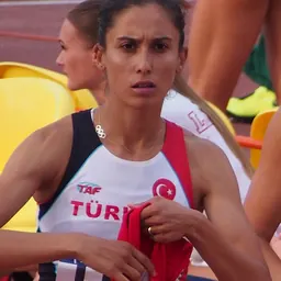 Portrait of Burcu Ayhan