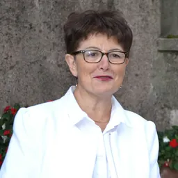 Portrait of Michèle Victory
