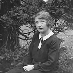 Portrait of Carmella Flöck