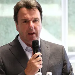Portrait of Heribert Bruchhagen