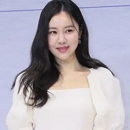 Portrait of Kim Ye-won