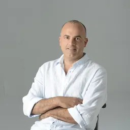 Portrait of Alon Hilu