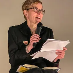 Portrait of Dana Stevens