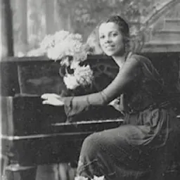 Portrait of Miriam Moffitt