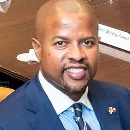 Portrait of Ron Reynolds