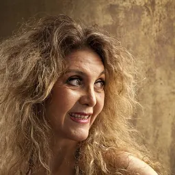 Portrait of Wanderléa