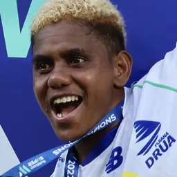 Portrait of Roela Radiniyavuni