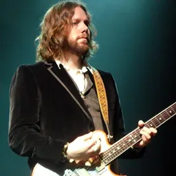Portrait of Rich Robinson