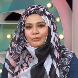 Portrait of Zulin Aziz