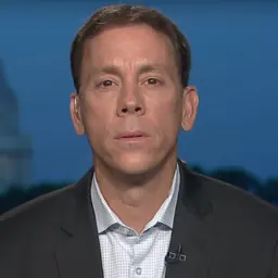 Portrait of Jim VandeHei