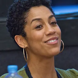 Portrait of Dominique Tipper