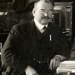 Portrait of Tom Shaw