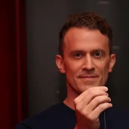 Portrait of Tom Oxley