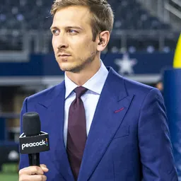 Portrait of Jac Collinsworth
