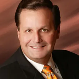 Portrait of Julio Robaina