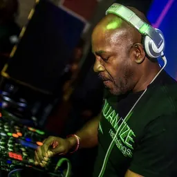 Portrait of DJ Spen