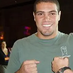 Portrait of Thales Leites