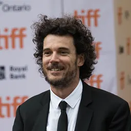 Portrait of Garth Davis