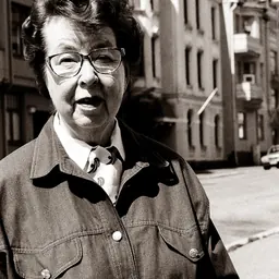 Portrait of Vivica Bandler