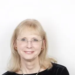 Portrait of Lynne Frostick