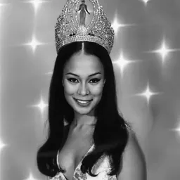 Portrait of Gloria Diaz