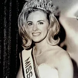 Portrait of Sue Downey