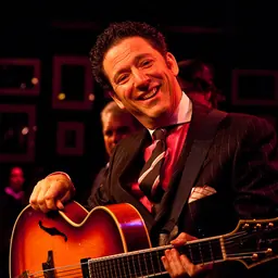 Portrait of John Pizzarelli