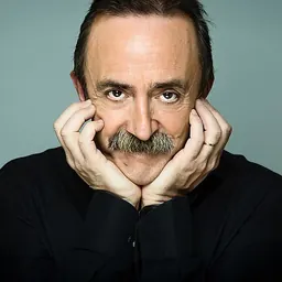 Portrait of Santi Rodríguez
