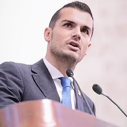Portrait of Jorge Triana Tena