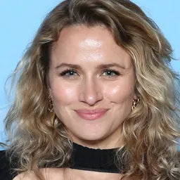 Portrait of Shantel VanSanten