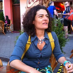 Portrait of Efrat Mishori