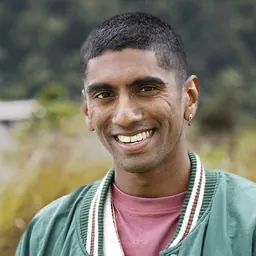 Portrait of Suveen Sanis Walgampola