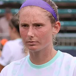 Portrait of Kirsten Wright