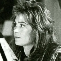 Portrait of Roxanne Hart