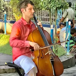 Portrait of Dale Henderson