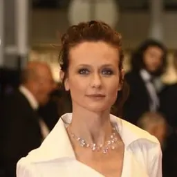 Portrait of Sabine Crossen
