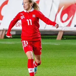 Portrait of Lara Dickenmann