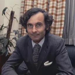 Portrait of Gordon Barton