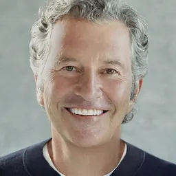 Portrait of Robert Shaye