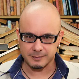 Portrait of Kobi Oz