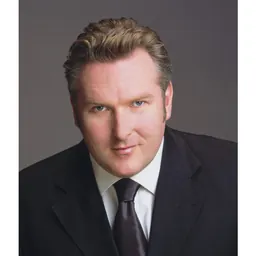 Portrait of Simon O'Neill